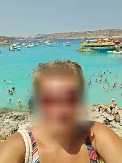 Ester, 40