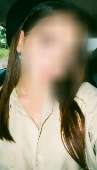 Eva, 25