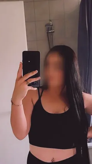 Ingrid, 28