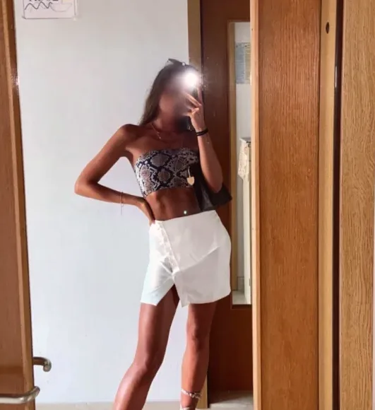 Isabella, 27