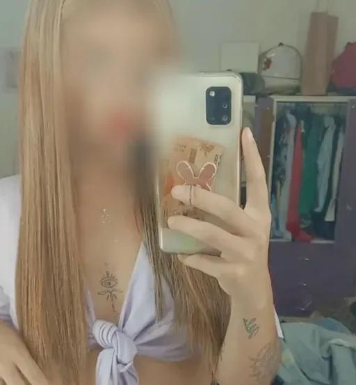 Lovisa, 33