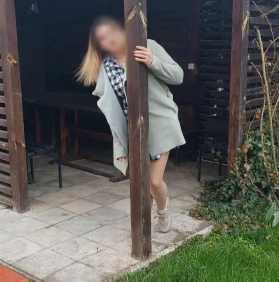 Sandra, 26
