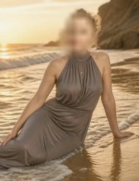 Sanela, 40