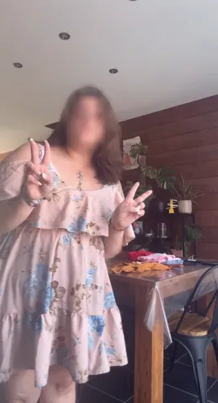 Sanela, 23
