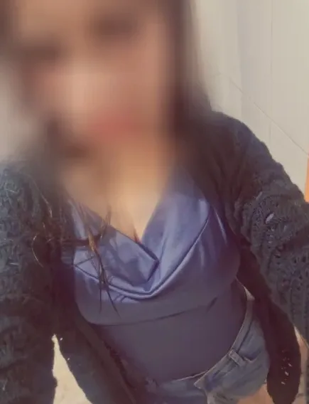 Sofia, 33