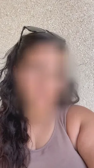Sofie, 22