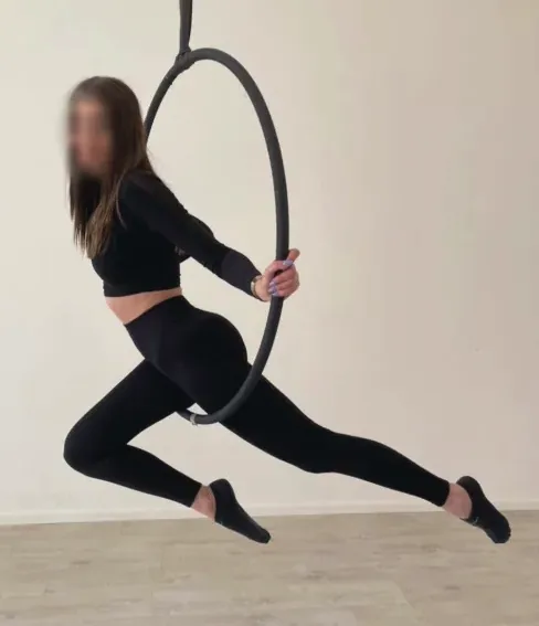 Stella, 25